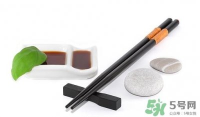 ​筷子可以用多久?筷子永久了会致癌吗