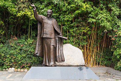 ​龚自珍是哪个朝代的（历史上的今天 | 清朝文学家龚自珍出生）
