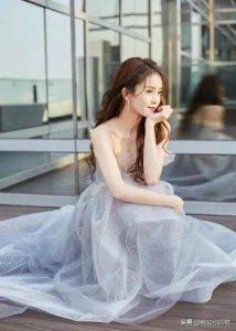 ​可盐可甜女神—白鹿