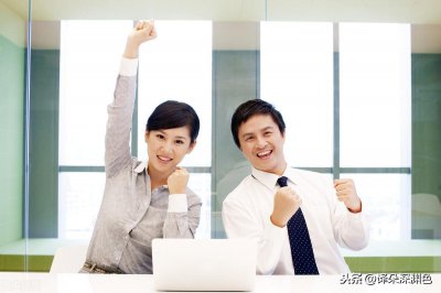 ​对你有心思的男领导（对你有心思的男领导怎么拒绝）