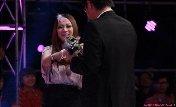 非诚勿扰孙雅莉被牵走是哪一期 与王宇航结婚了吗