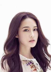 ​李沁为什么和杨洋分手李沁被骗了多少钱片酬