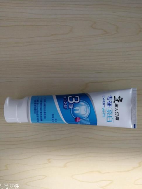 中华和黑人美白牙膏哪个好 三个国内热门美白牙膏对比评测