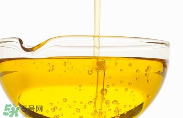 卸妆油会闷痘吗？卸妆油会不会闷痘？