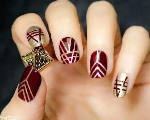 5种性感酒红美甲款式 最经典的显手白颜色 5种性感酒红美甲款式 最经典的显手白颜色