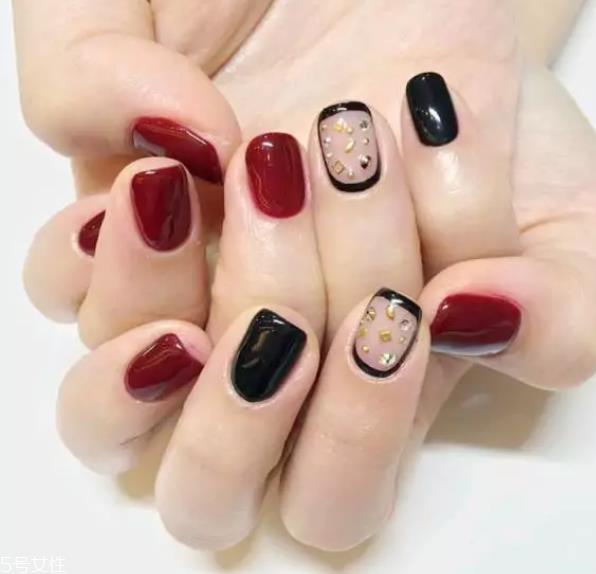 5种性感酒红美甲款式 最经典的显手白颜色 5种性感酒红美甲款式 最经典的显手白颜色