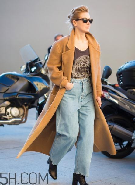 毛呢大衣配阔腿裤好看吗？毛呢大衣搭配阔腿裤图片