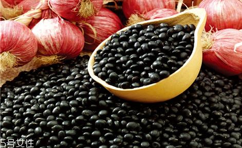 脸上长痘痘如何化妆 痘痘肌化妆的注意事项 脸上长痘痘如何化妆 痘痘肌化妆的注意事项