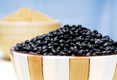 脸上长痘痘如何化妆 痘痘肌化妆的注意事项 脸上长痘痘如何化妆 痘痘肌化妆的注意事项