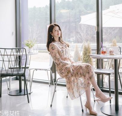 雪纺连衣裙配什么鞋子?雪纺连衣裙搭配鞋子图片 雪纺连衣裙配什么鞋子?雪纺连衣裙搭配鞋子图片