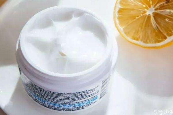 面霜为什么油腻 保湿不油腻的面霜推荐 面霜为什么油腻 保湿不油腻的面霜推荐