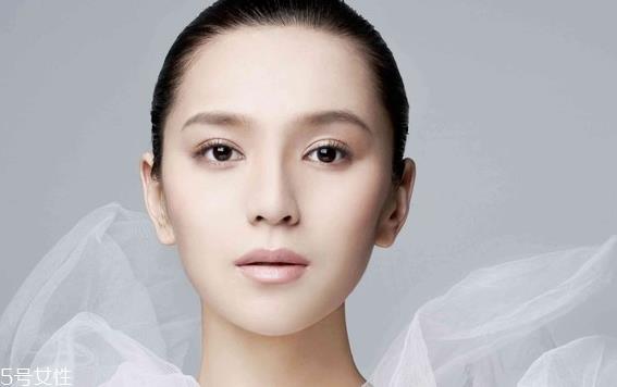 什么牌子的防晒喷雾可以美白 夏季全身美白小窍门 什么牌子的防晒喷雾可以美白 夏季全身美白小窍门