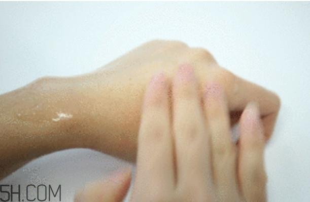 脸部角质层变厚是什么原因 去角质常见问题解答 脸部角质层变厚是什么原因 去角质常见问题解答