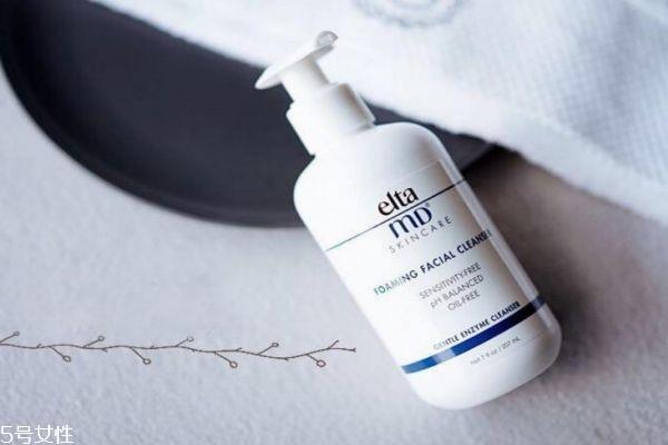 氨基酸洗面奶的优点是什么 氨基酸洗面奶的缺点和优点 氨基酸洗面奶的优点是什么 氨基酸洗面奶的缺点和优点