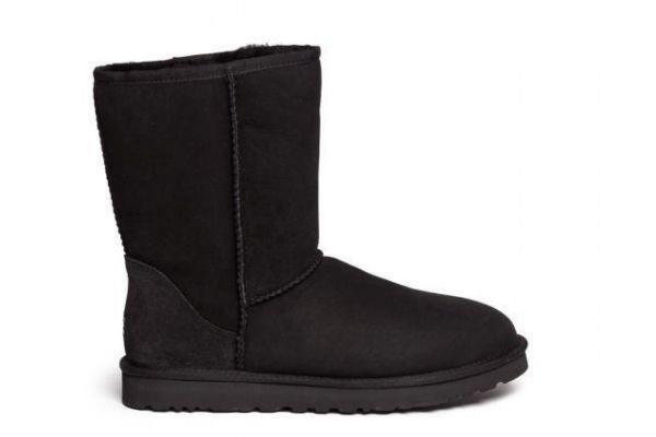 雪地靴哪个颜色最百搭 雪地靴穿搭禁忌 雪地靴哪个颜色最百搭 雪地靴穿搭禁忌