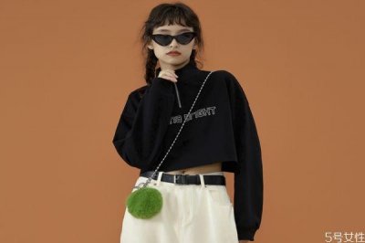 黑色衣服掉浮毛身上都是怎么办 黑色衣服发白怎么恢复