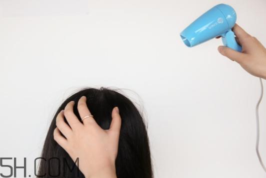 水波纹卷发棒操作方法视频教程 水波纹卷发棒操作方法视频教程