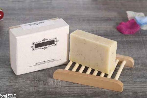 海盐皂洗脸的正确用法 海盐皂洗脸的危害 海盐皂洗脸的正确用法 海盐皂洗脸的危害