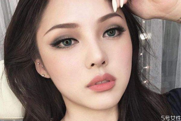 冬季妆容特点 冬季妆容教程 冬季妆容特点 冬季妆容教程