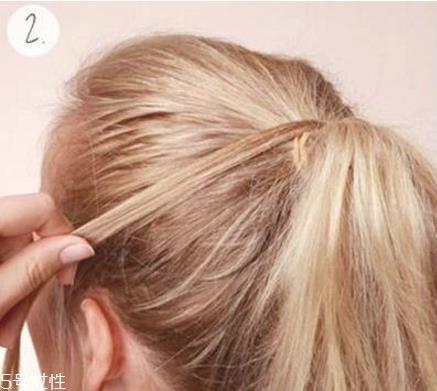 葡萄串发型怎么扎 葡萄串马尾发型图解 葡萄串发型怎么扎 葡萄串马尾发型图解