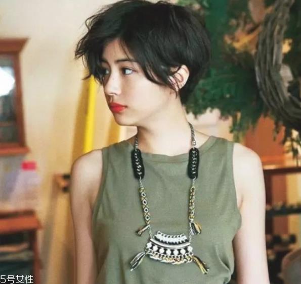 葡萄串发型怎么扎 葡萄串马尾发型图解 葡萄串发型怎么扎 葡萄串马尾发型图解