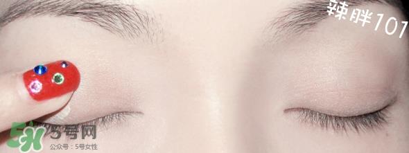 哑光眼影怎么画？哑光眼影画法步骤图解
