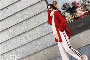 大红色毛衣配什么颜色好看?色彩搭配很重要 大红色毛衣配什么颜色好看?色彩搭配很重要