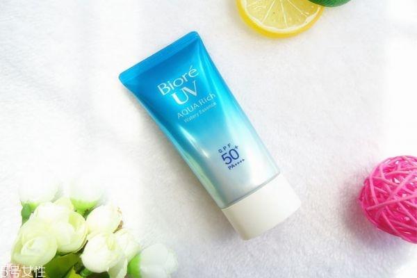 碧柔防晒蓝50要卸妆吗 碧柔防晒霜不卸妆会怎样 碧柔防晒蓝50要卸妆吗 碧柔防晒霜不卸妆会怎样