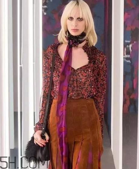 焦糖色是什么颜色？焦糖色是冷色还是暖色