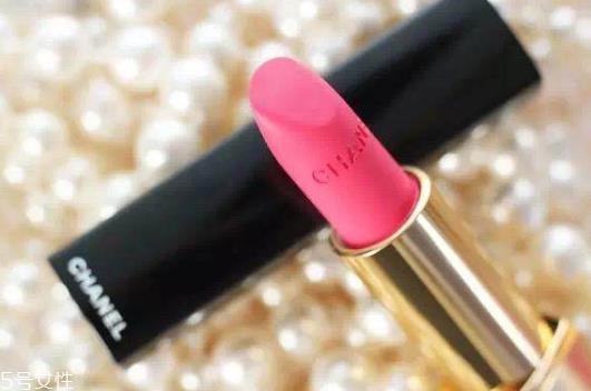 香奈儿口红哪个颜色好看 香奈儿口红最经典色号 香奈儿口红哪个颜色好看 香奈儿口红最经典色号