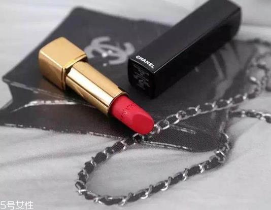 香奈儿口红哪个颜色好看 香奈儿口红最经典色号 香奈儿口红哪个颜色好看 香奈儿口红最经典色号