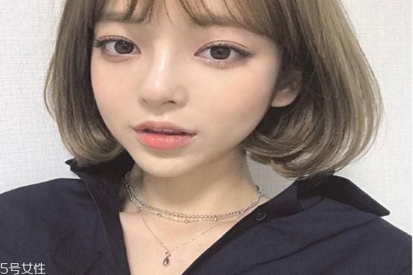 染发哪种颜色显皮肤白皙 亚麻色系列的头发颜色