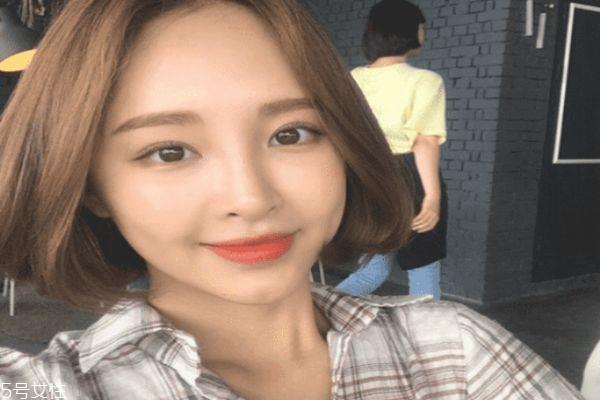 染发哪种颜色显皮肤白皙 亚麻色系列的头发颜色