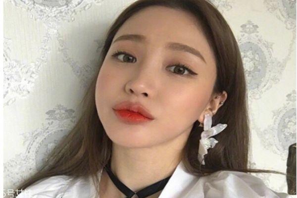 染发哪种颜色显皮肤白皙 亚麻色系列的头发颜色