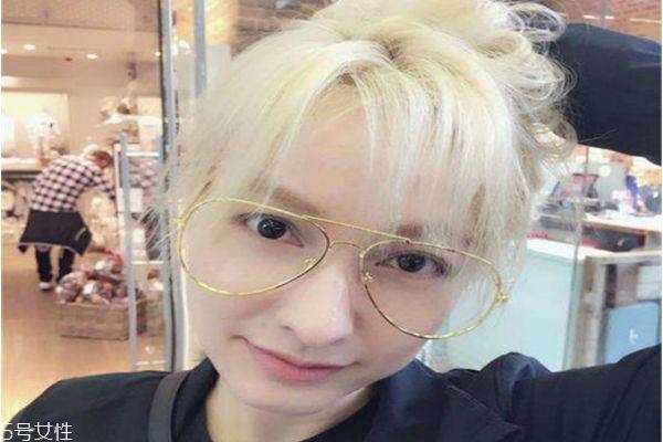 染发哪种颜色显皮肤白皙 亚麻色系列的头发颜色