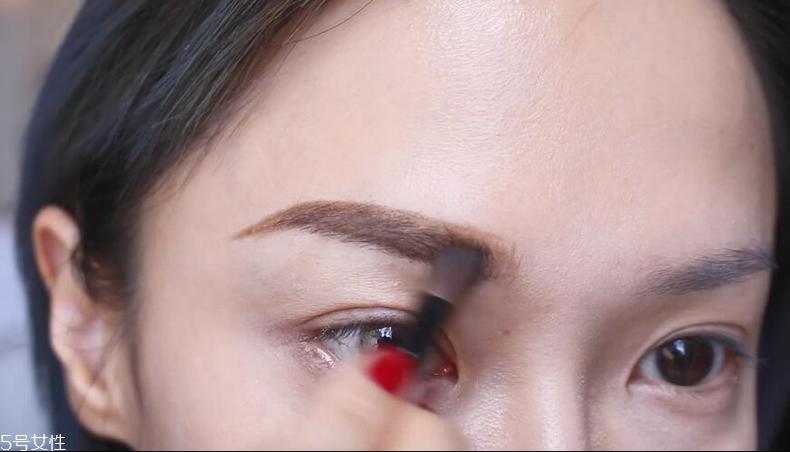 眼线怎么画自然又简单 适合新手的保姆级眼线教程 眼线怎么画自然又简单 适合新手的保姆级眼线教程