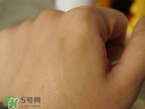 希思黎抗皱修活精华水怎么样 希思黎抗皱精华水好用吗 希思黎抗皱修活精华水怎么样 希思黎抗皱精华水好用吗