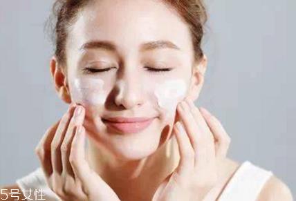怎么卸妆才能卸干净又不伤皮肤 让你真正拥有干净肌肤 怎么卸妆才能卸干净又不伤皮肤 让你真正拥有干净肌肤