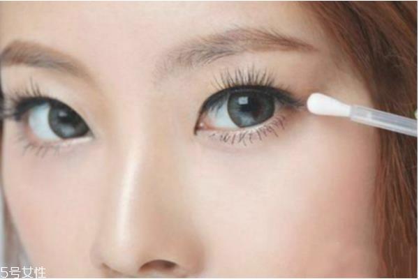 怎么卸妆才能卸干净又不伤皮肤 让你真正拥有干净肌肤 怎么卸妆才能卸干净又不伤皮肤 让你真正拥有干净肌肤