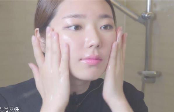 怎么卸妆才能卸干净又不伤皮肤 让你真正拥有干净肌肤 怎么卸妆才能卸干净又不伤皮肤 让你真正拥有干净肌肤