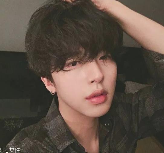 男生剪什么发型好看 男生懒人发型推荐 男生剪什么发型好看 男生懒人发型推荐