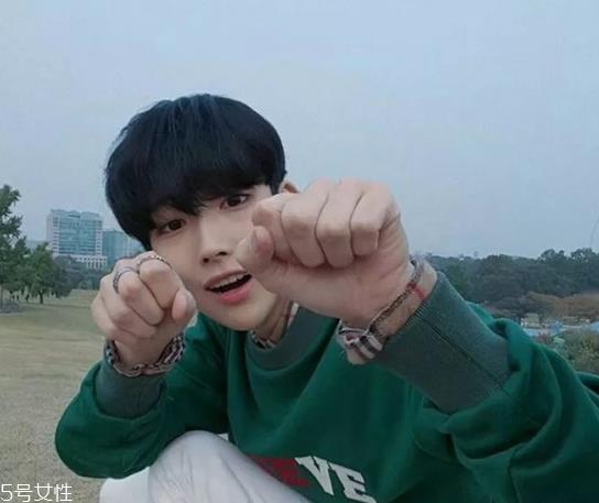 男生剪什么发型好看 男生懒人发型推荐 男生剪什么发型好看 男生懒人发型推荐