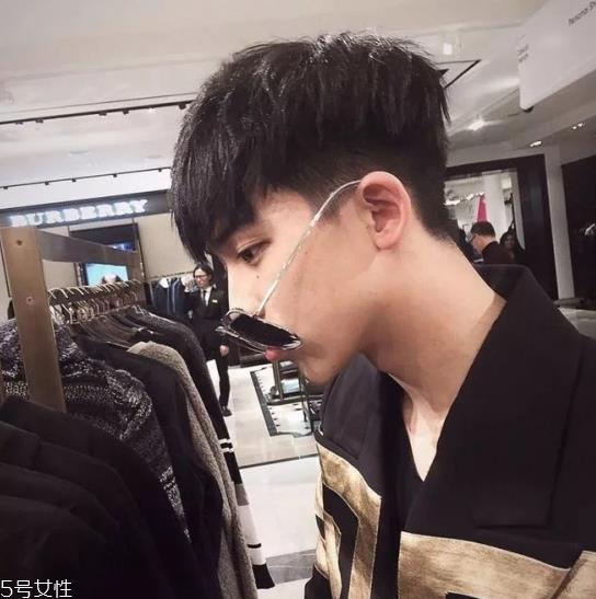 男生剪什么发型好看 男生懒人发型推荐 男生剪什么发型好看 男生懒人发型推荐