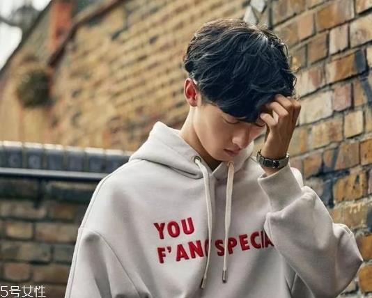 男生剪什么发型好看 男生懒人发型推荐 男生剪什么发型好看 男生懒人发型推荐