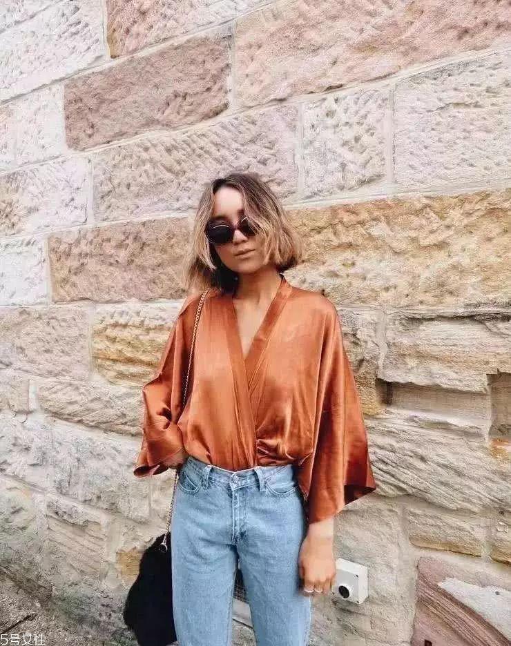 夏天穿什么面料轻薄透气 夏天穿这2种面料刚刚好 夏天穿什么面料轻薄透气 夏天穿这2种面料刚刚好