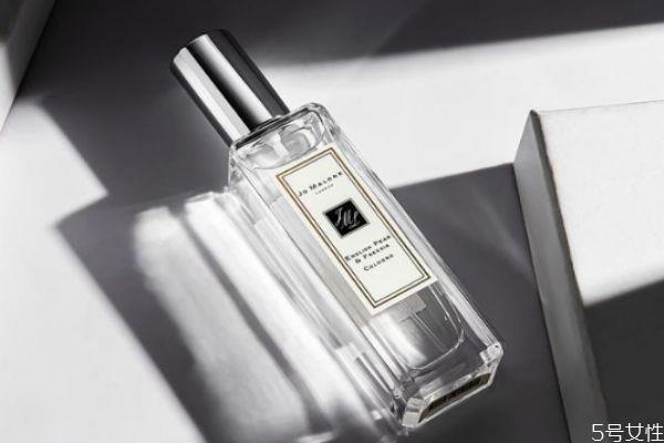 女生入手的第一瓶香水推荐 十大公认最好闻的香水 女生入手的第一瓶香水推荐 十大公认最好闻的香水