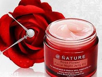 干性皮肤晚上怎么保养 补水保湿是关键 干性皮肤晚上怎么保养 补水保湿是关键