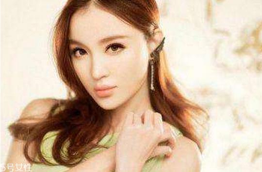 干性皮肤晚上怎么保养 补水保湿是关键 干性皮肤晚上怎么保养 补水保湿是关键