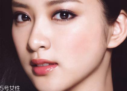 韩国雀斑妆怎么化 朱正廷雀斑妆画法步骤