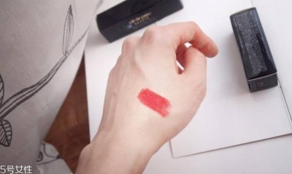 第一次买口红买什么牌子 给你最靓丽的装扮 第一次买口红买什么牌子 给你最靓丽的装扮